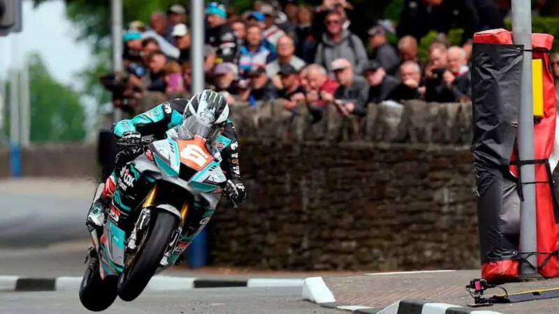 Isle of Man TT: Dünyanın En Tehlikeli ve Heyecanlı Motosiklet Yarışı